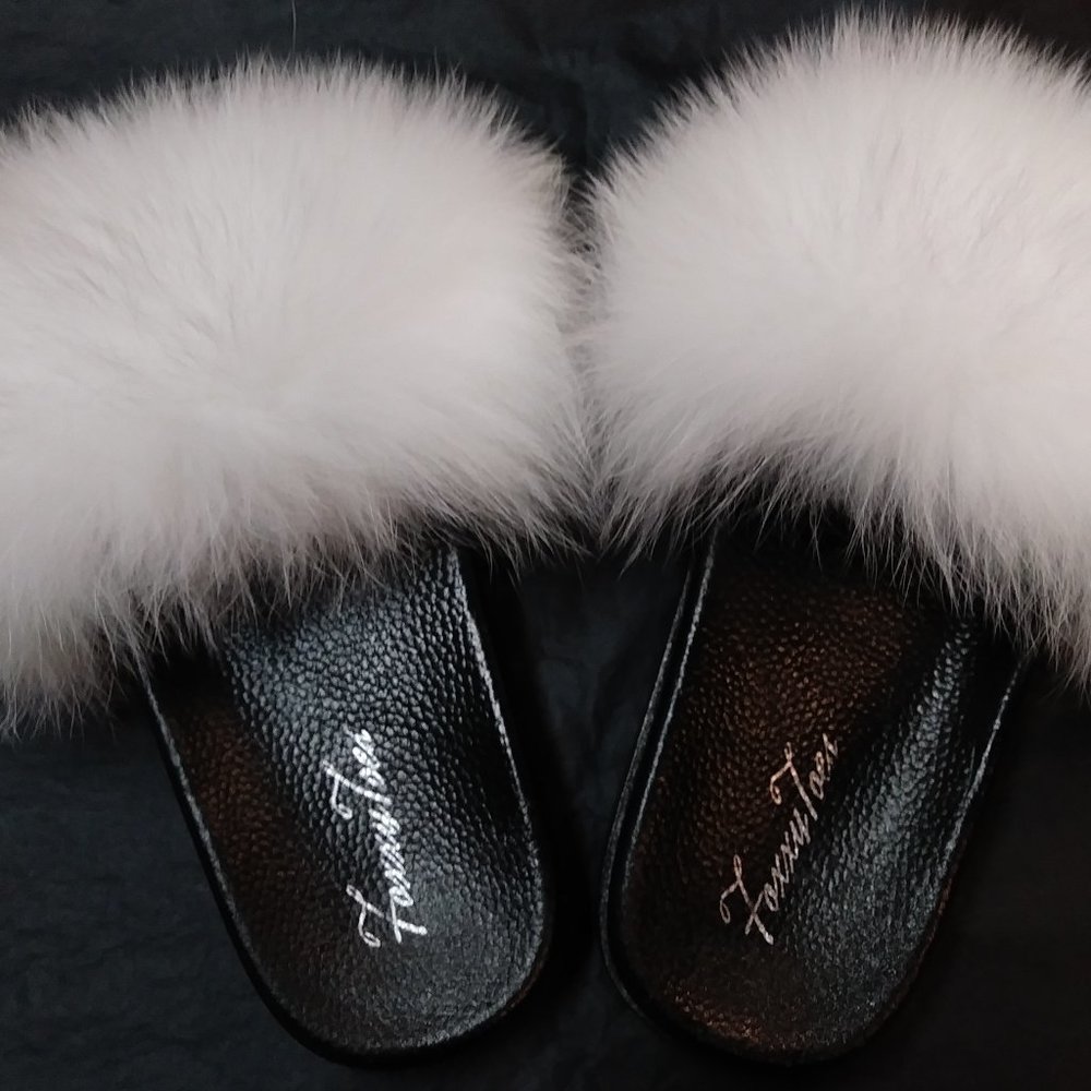 Premium Fox Fur Slides | White | Foxxytoes